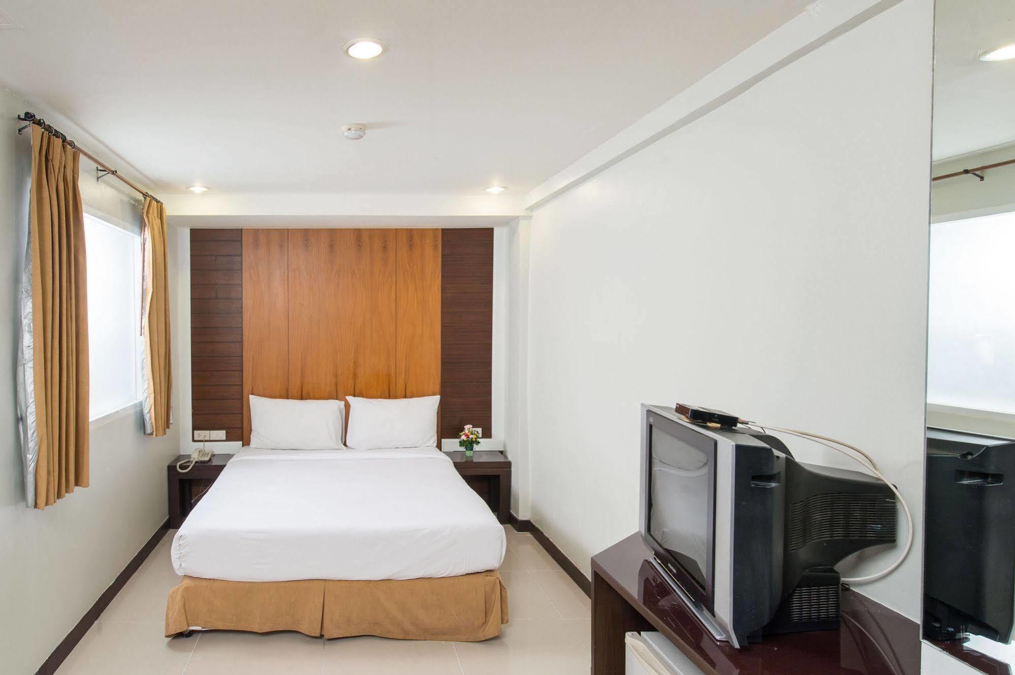 Tara Monte Hotel Bangkok Bagian luar foto
